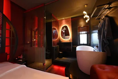 Chambre Deluxe double avec salle de bains — L'amour Hotel